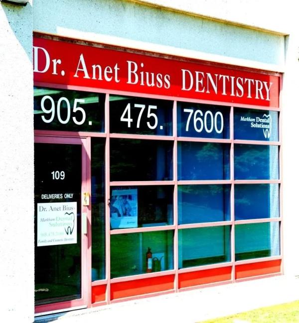 Dr. Anet Biuss